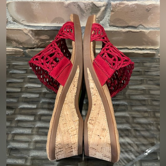 NWOT Walking Cradles Red Leather Kudos - Picture 7 of 11